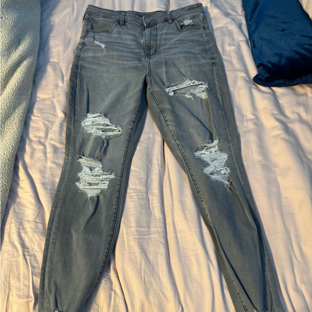 Stylish Gray Distressed Women's Jeans
